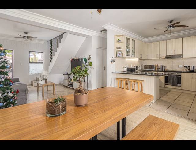 3 BEDROOM FREEHOLD FOR SALE IN PARKLANDS